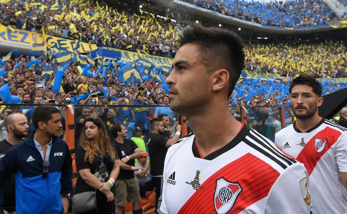 La mirada desafiante antes de empezar el partido. Toda una señal.