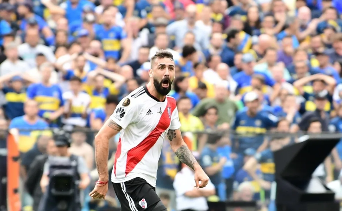 Pratto jugó un gran partido y le metió un gol a Boca en la Bombonera.