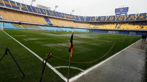 La Bombonera no aguantó el agua y la Conmebol debió suspender el partido.