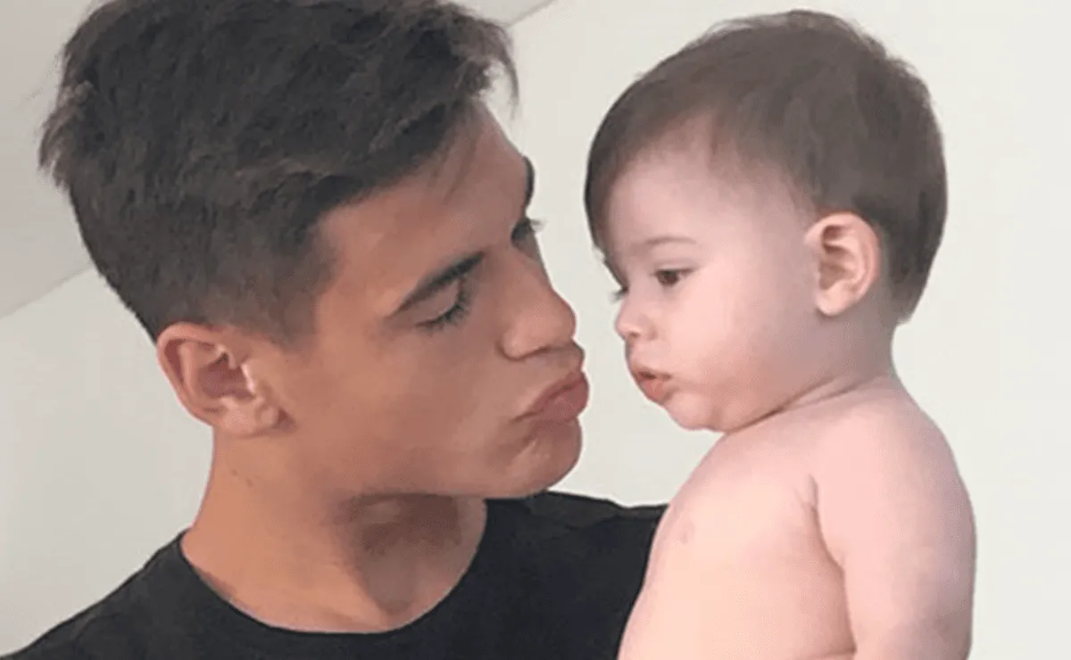 La mujer del Chino compartió videos del pequeño Bautista alentando a River.