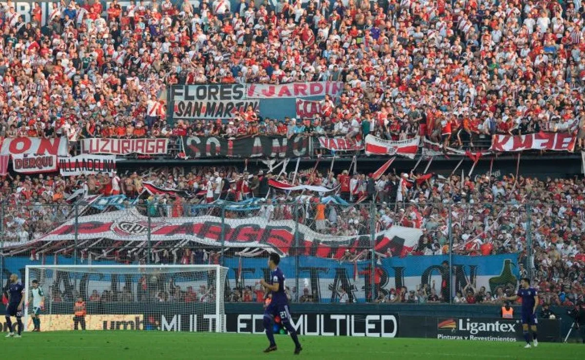 Los hinchas de River no iban a la cancha de Quilmes desde el 21 de octubre de 2012. (FOTO: LPM)