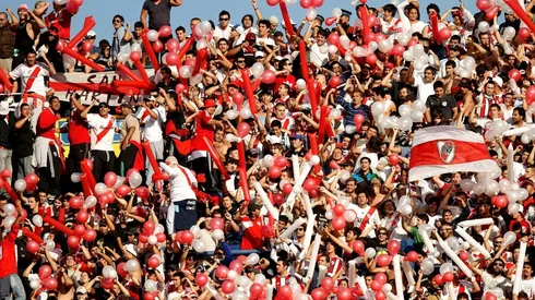 Macri confirmó que River y Boca podrán llevar hinchas visitantes.