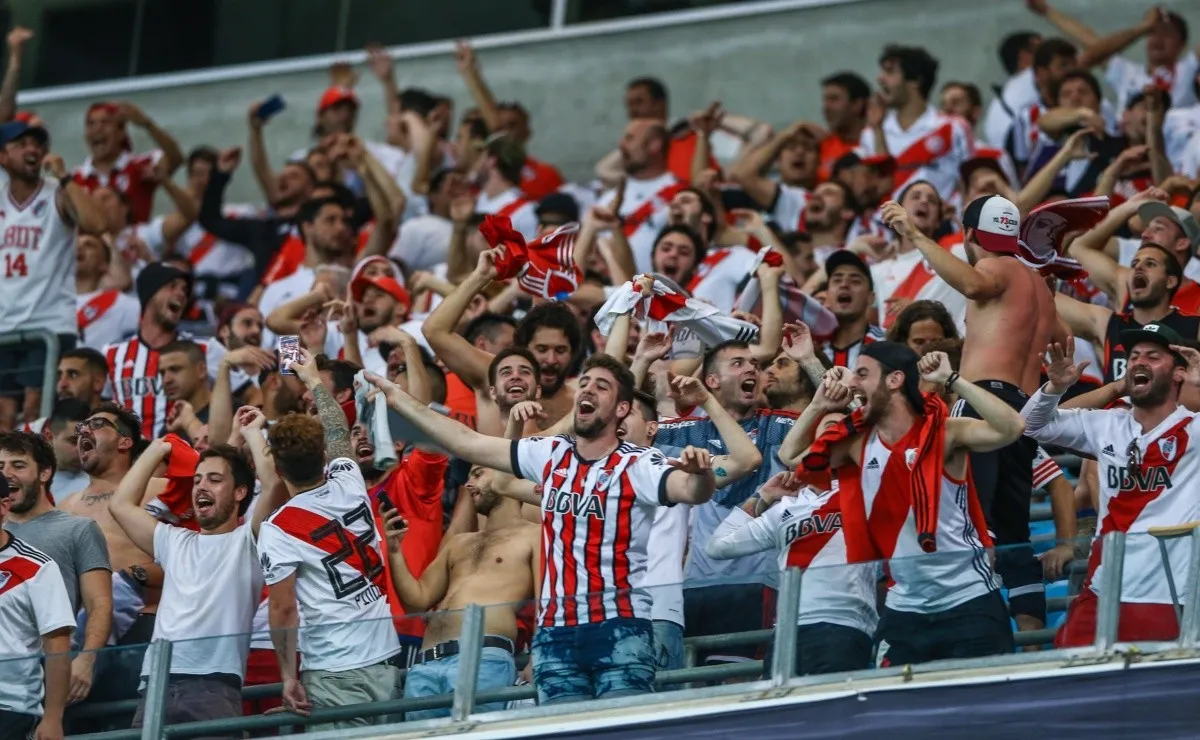 NO ALCANZAN LAS TRIBUNAS. River será local también en Porto Alegre.