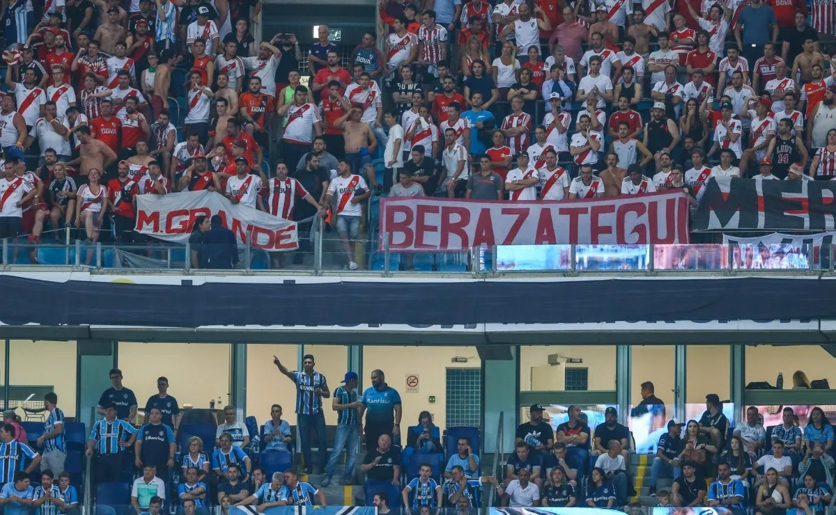 LOCALES. La gente de River se hizo sentir todo el partido.