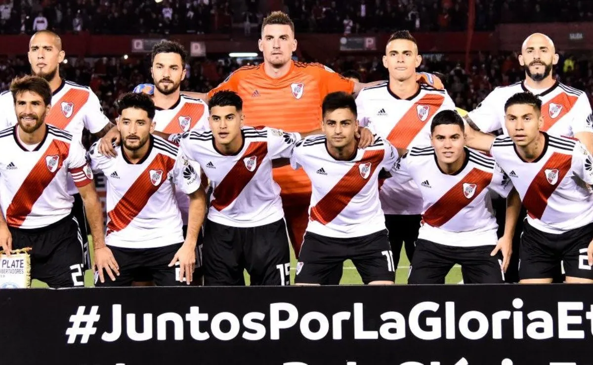 Vamos todos unidos, vamos no nos quedemos, River.