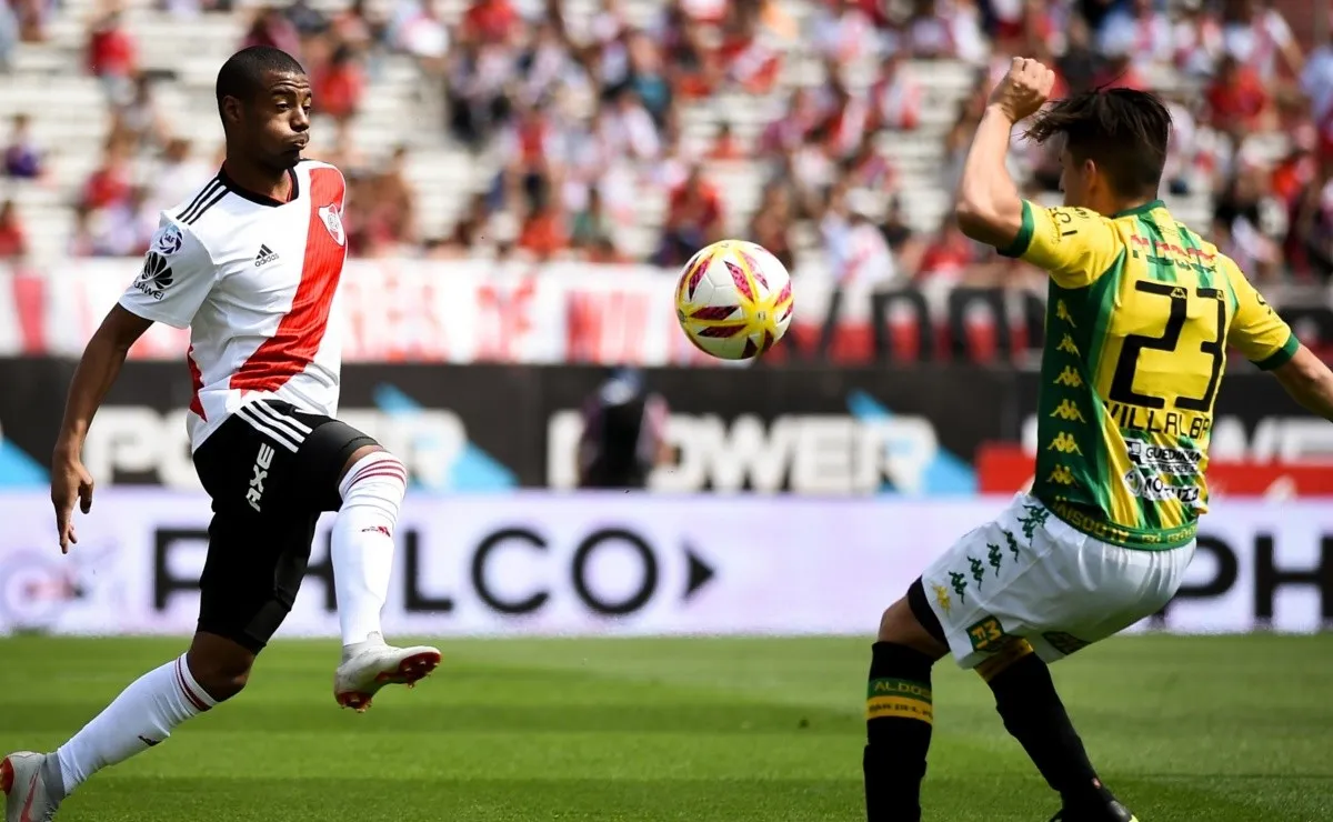 El volante de River fue reemplazado por Cristian Ferreira.