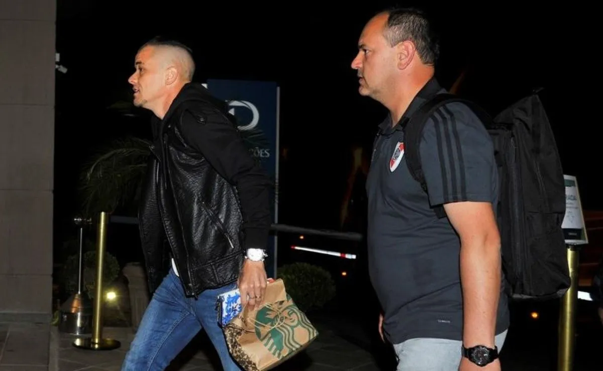 D'Alessandro visitó al plantel de River en la previa del choque ante Gremio.