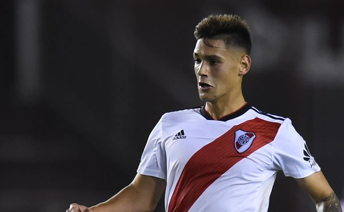 El Chino vio la tarjeta roja en la mitad del segundo tiempo por una falta a Acevedo.