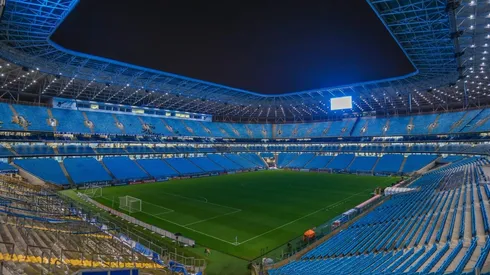 El césped del estadio de Gremio está en malas condiciones.