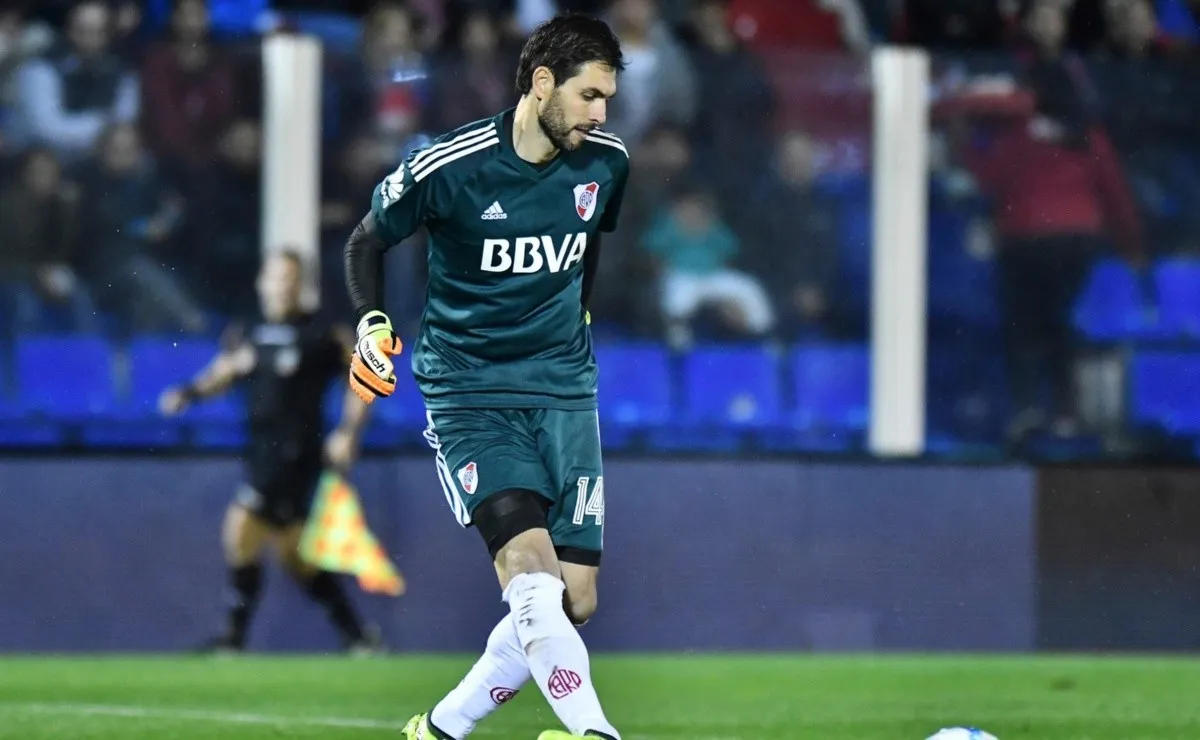 Poroto Lux volverá al arco titular de River ante Colón.