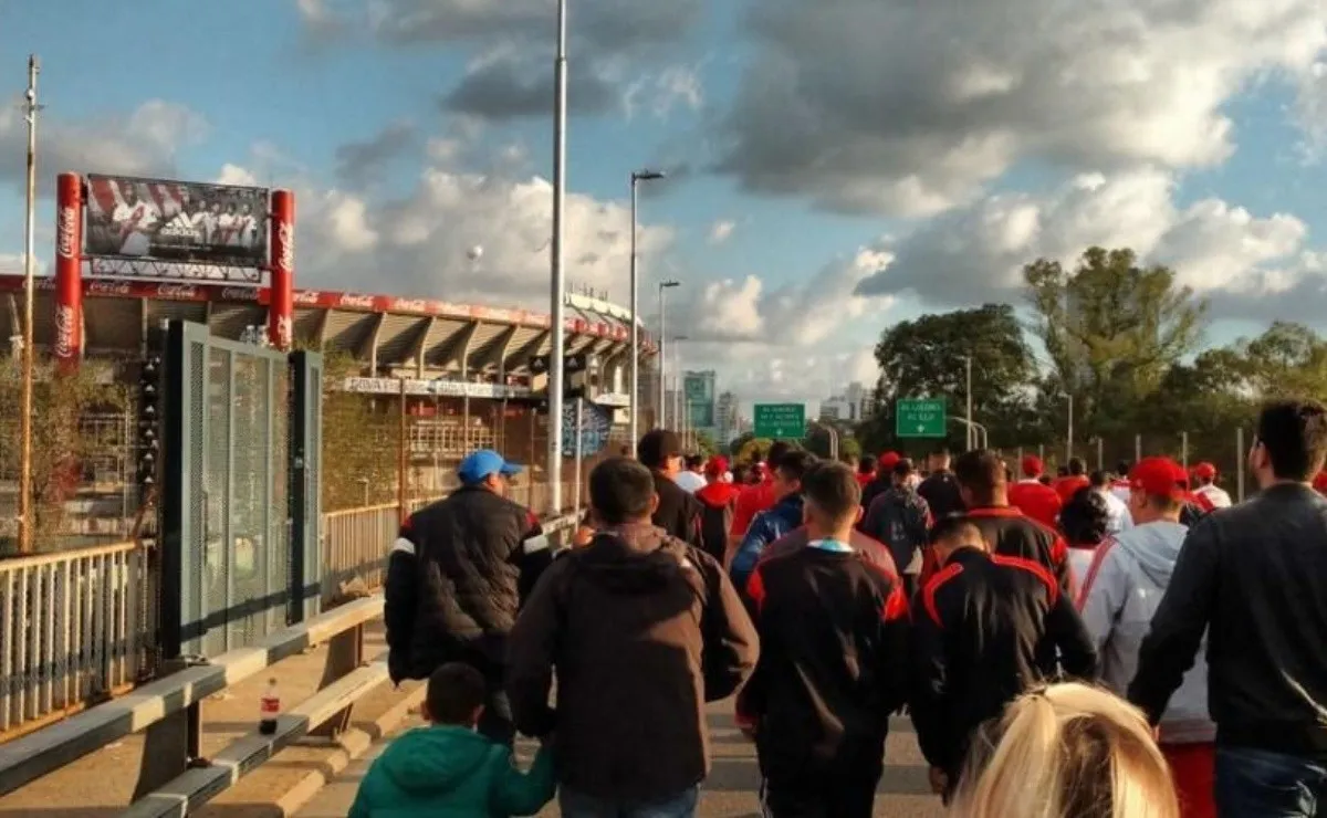 Los hinchas de River se preparan para copar el Monumental en un cruce muy importante de Copa.