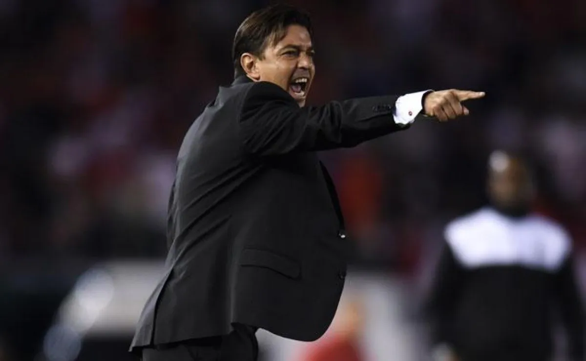 Gallardo está alerta a todos los detalles fundamentales para el bienestar de sus dirigidos. (FOTO: Getty)