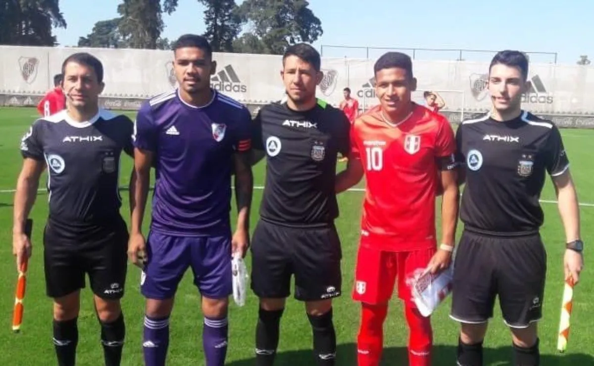El capitán David Martínez tiene contrato, pero aún no debutó en River. (FOTO: @SeleccionPeru)