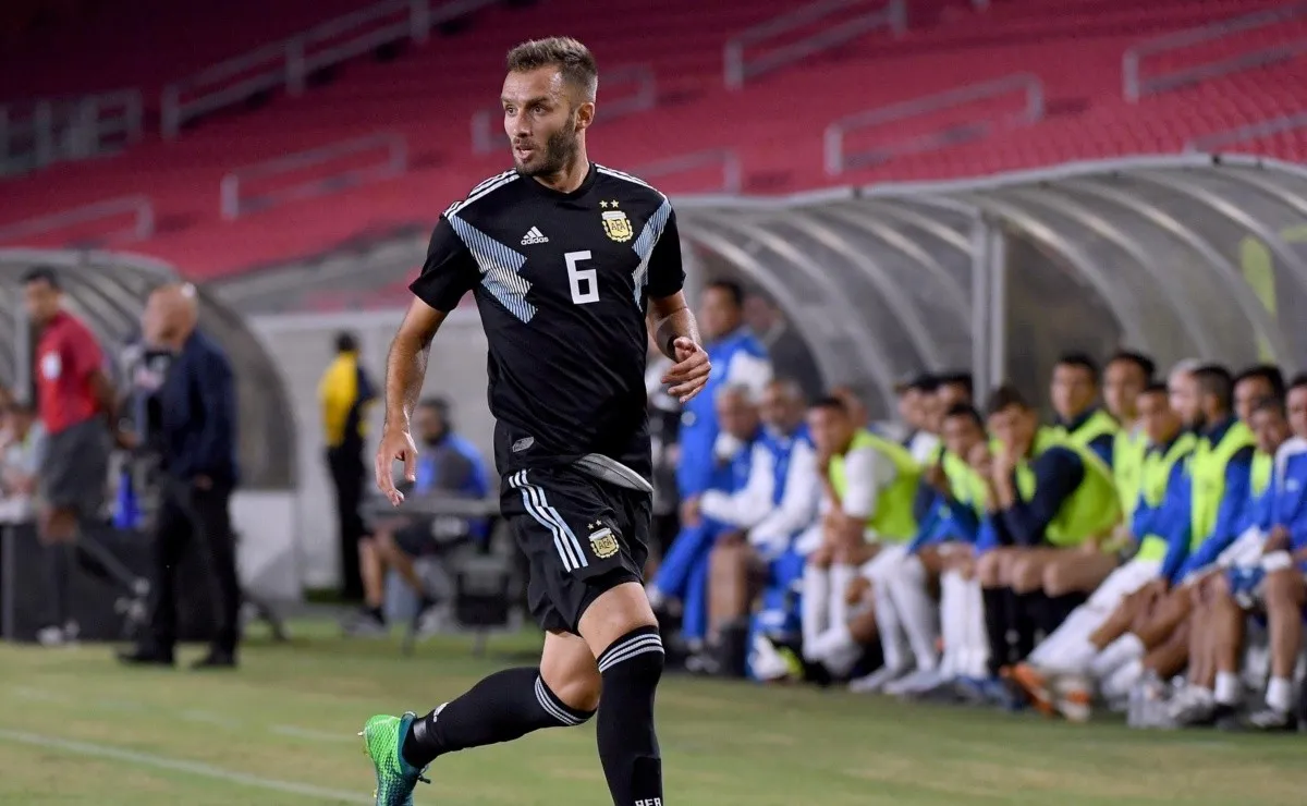 Al igual que Pereyra, Pezzella también debutó en las redes de la Selección Mayor.