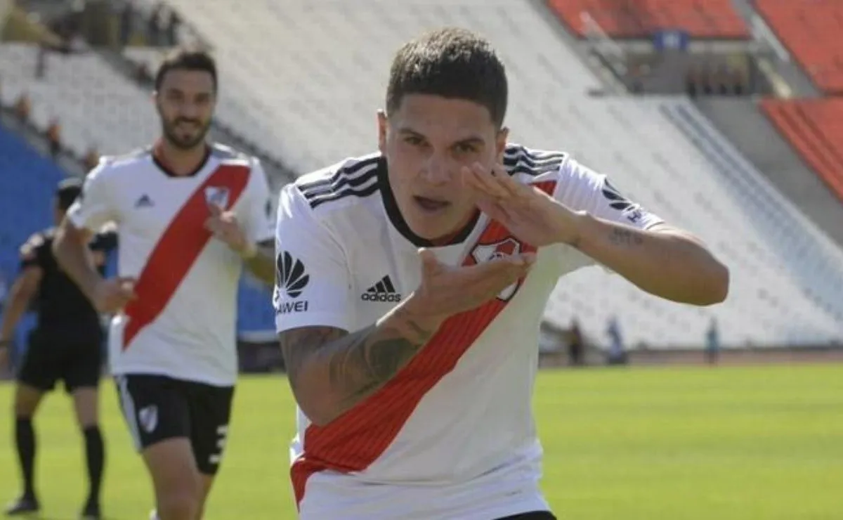 CRACK. Quintero, uno de los genios de River que hace magia con la pelota.