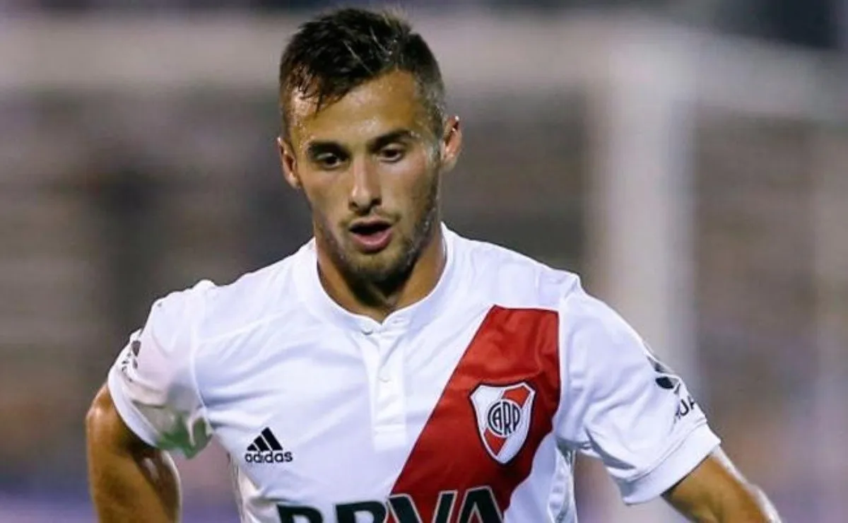 UN PASO FUGAZ. Saracchi jugó un año en Núñez y cumplió.