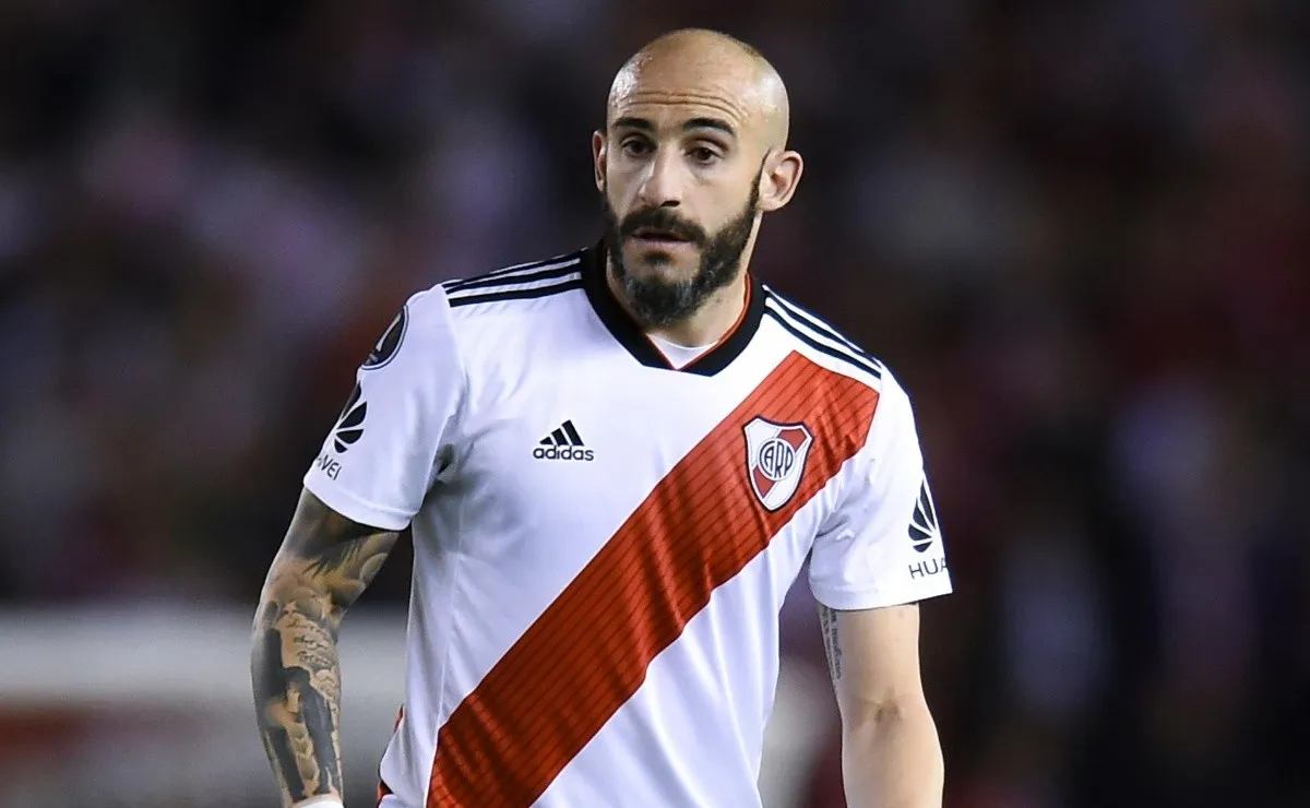 Lleva 51 partidos oficiales en River, con cinco goles, dos títulos y sin rojas.