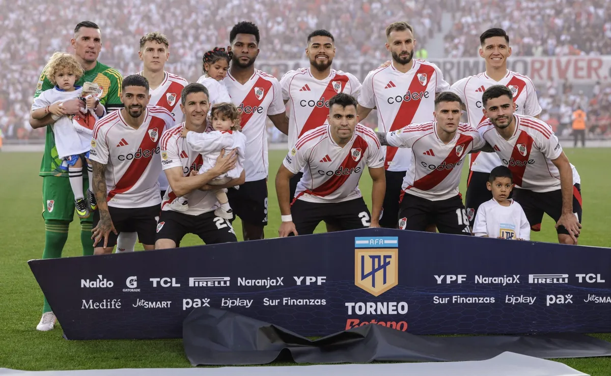 Los once titulares de River ante Talleres.