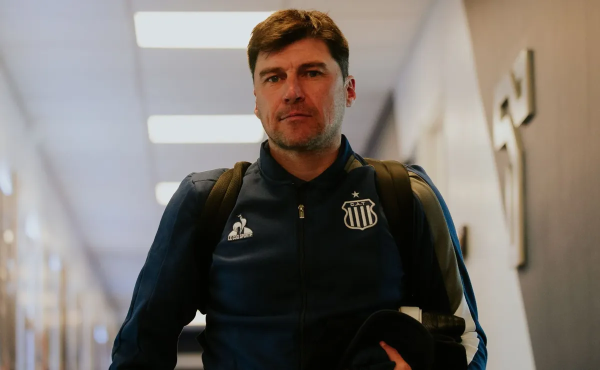 El DT de Talleres no estará vs. River.