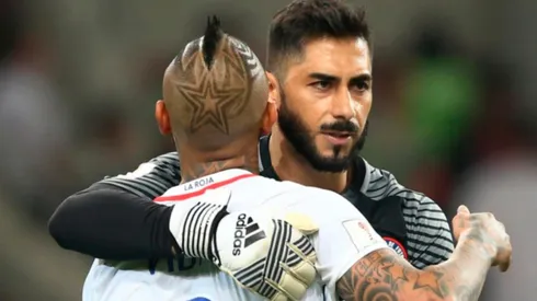 Johnny Herrera vs Arturo Vidal.