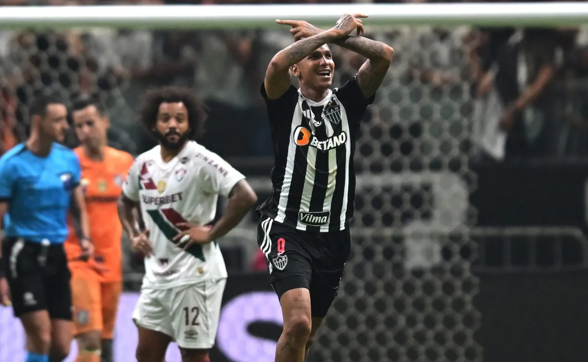 Deyverson festejó el gol con Fluminense y fue increpado.