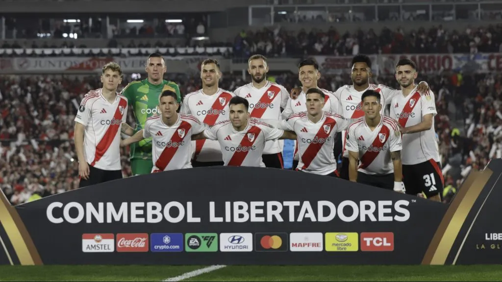 Los once titulares de River en el Monumental ante Colo Colo. (Diego Haliasz / LPM)