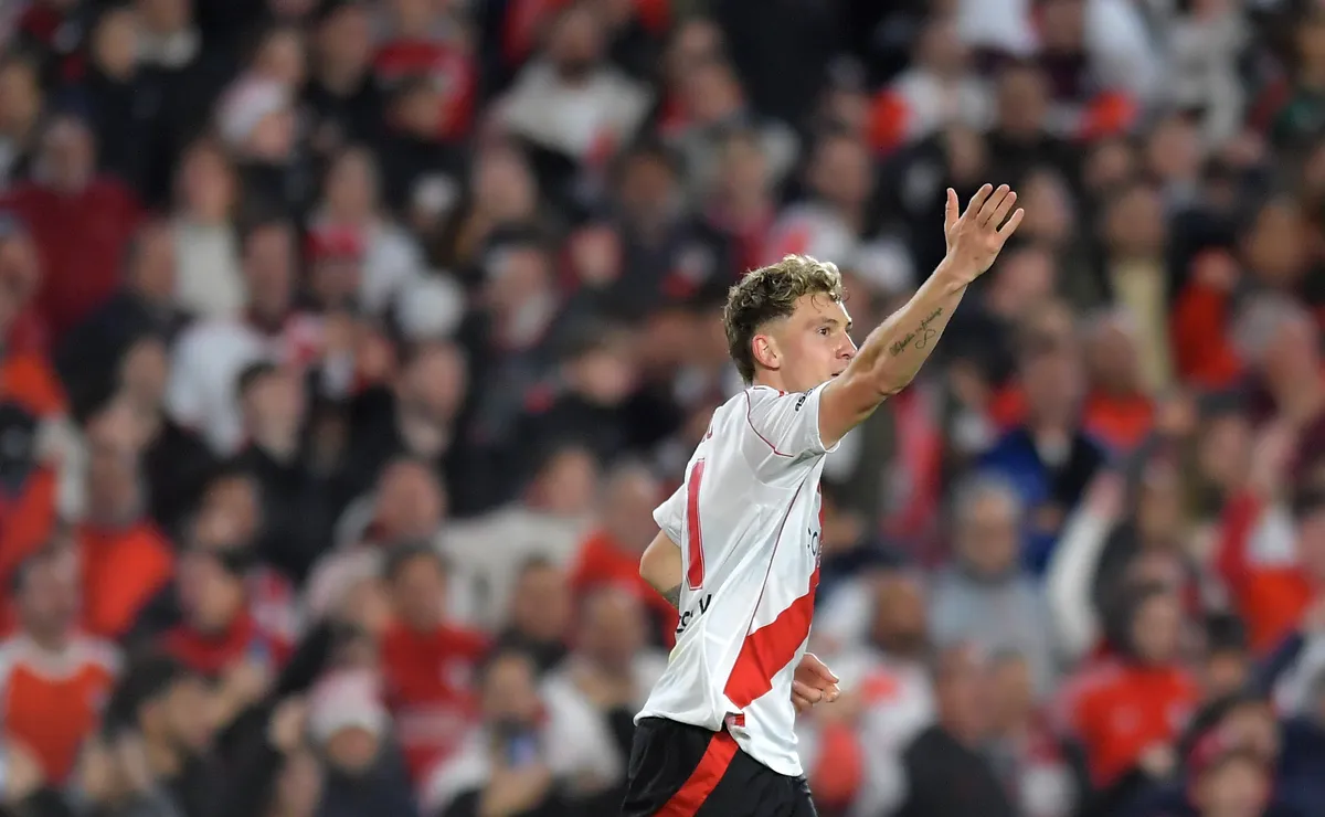 Facundo Colidio adelantó a River.