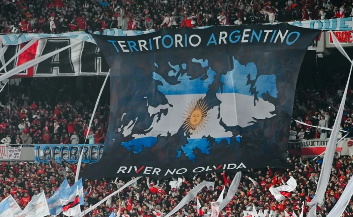 El trapo que Conmebol le prohibió a River por "ser una manifestación de violencia política".