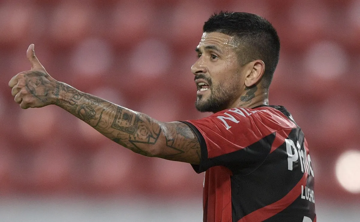 Lucho González es nuevo entrenador de Atlético Paranense.