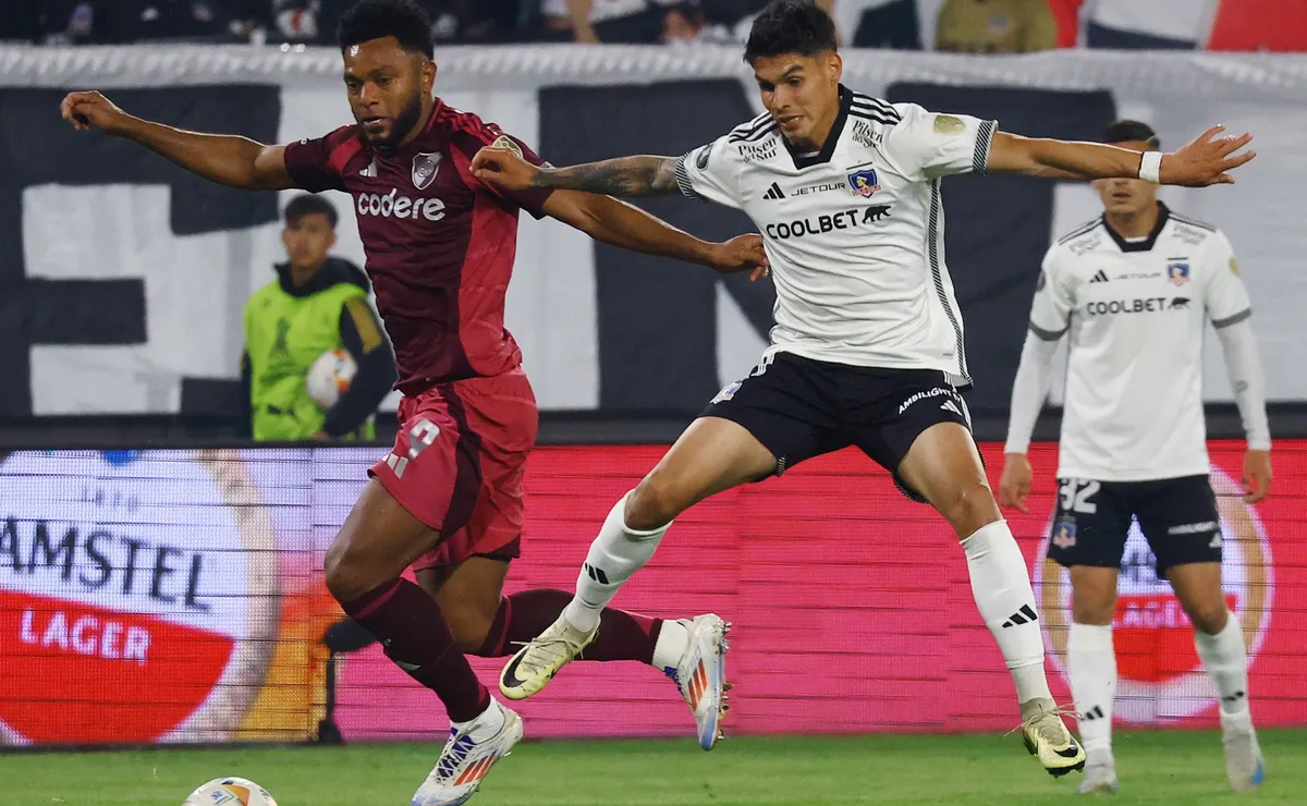 Borja en acción, en el juego ante Colo Colo en Chile.