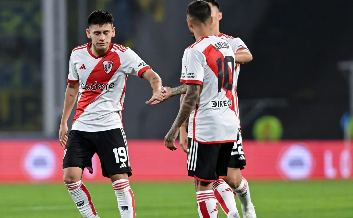 Echeverri elogió a Lanzini.