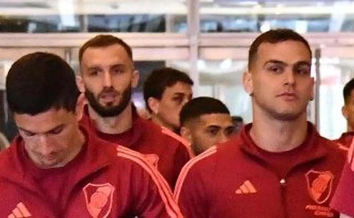 Nicolás Fonseca apareció con un moretón.