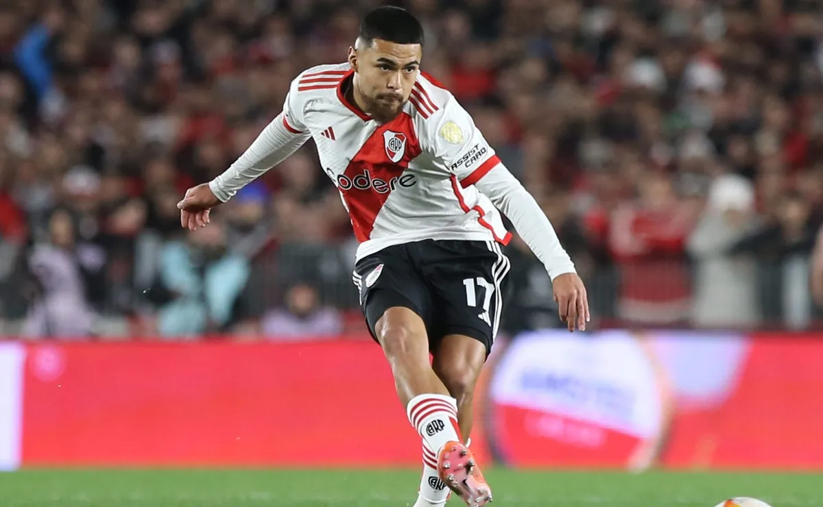 Paulo Díaz fue al banco vs. Platense.