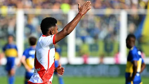 Miguel Borja festejando un gol ante Boca.