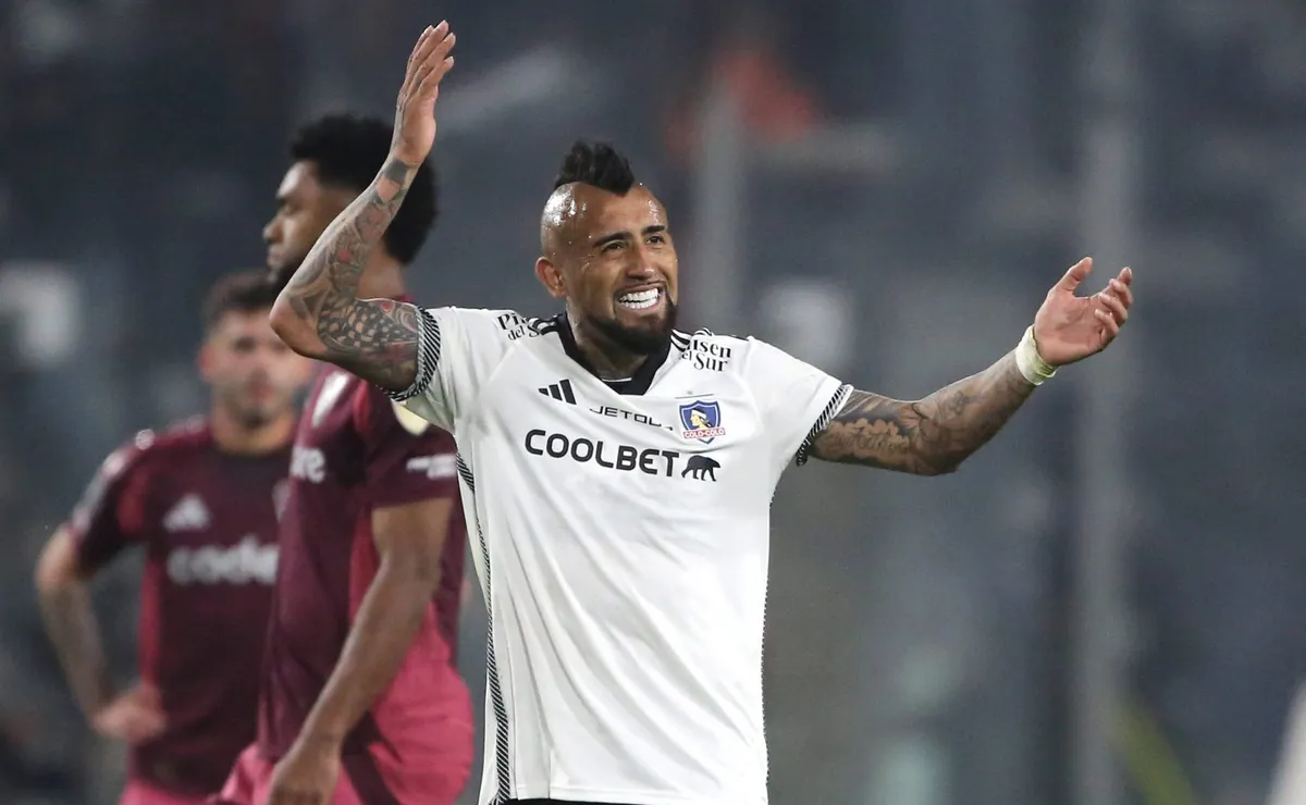 Arturo Vidal destacó el partido de Colo Colo.