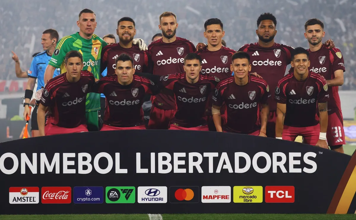 Los once titulares de River en Chile.