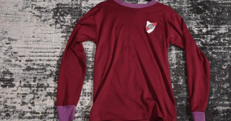 Una de las primeras remeras de River en honor al Torino