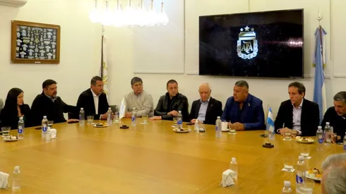 Claudio Tapia y la AFA extienden el cierre del mercado de pases.