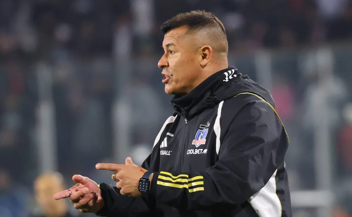Almirón define a los once titulares ante River. Foto: Imago.