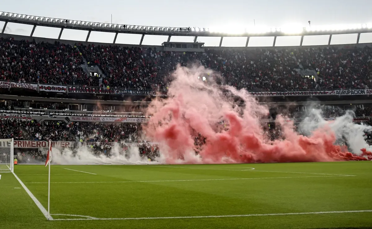 Se elimina un sector de prensa del estadio para sumar más capacidad.