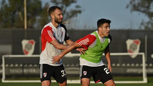 Pezzella y Acuña se preparan para la Copa Libertadores.