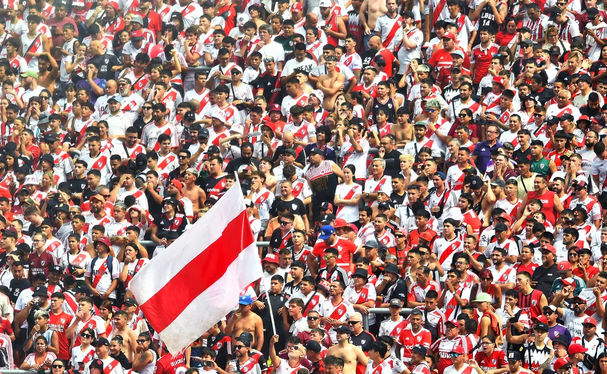 El domingo 27 de abril de 2025 se jugará un nuevo Superclásico del fútbol argentino: River recibirá a Boca en el Monumental.(FOTO: Marcelo Endelli/Getty Images)