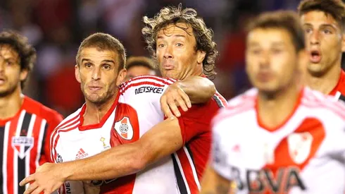 Lugano jugando contra River en el Monumental