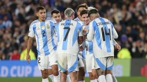 Argentina derrotó a Chile por 3-0 en El Monumental.