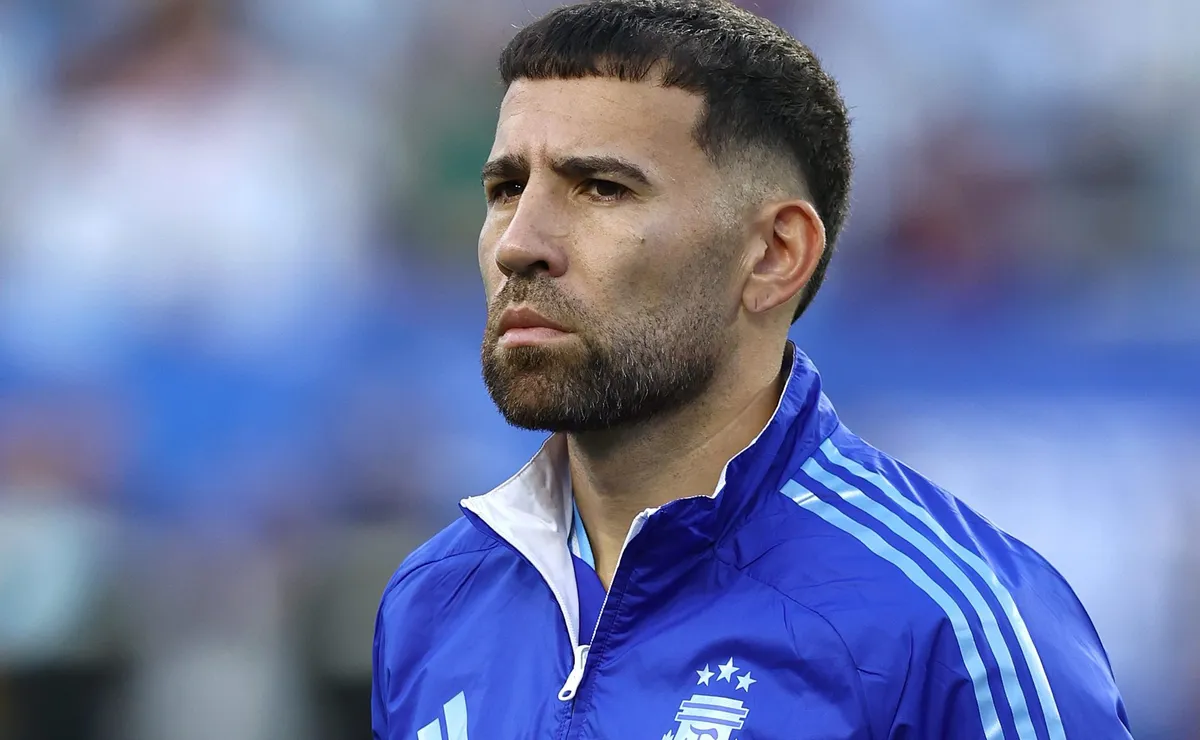 Otamendi seguirá en Benfica al menos seis meses más.