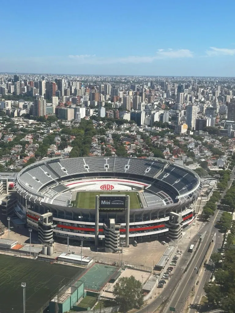 Así lucirá el Monumental por fuera una vez que se terminen de colocar todas las placas de aluminio alrededor del estadio.