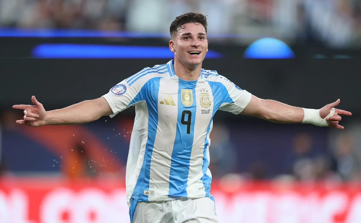 Julián Alvarez va a ser titular esta tarde ante Colombia al igual que Enzo Fernández.