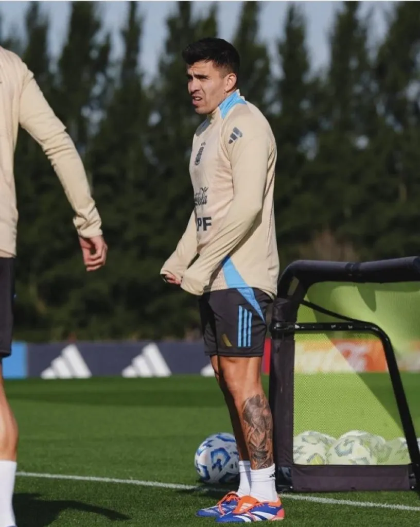 Acuña, en acción con la Selección Argentina antes del partido con Chile.