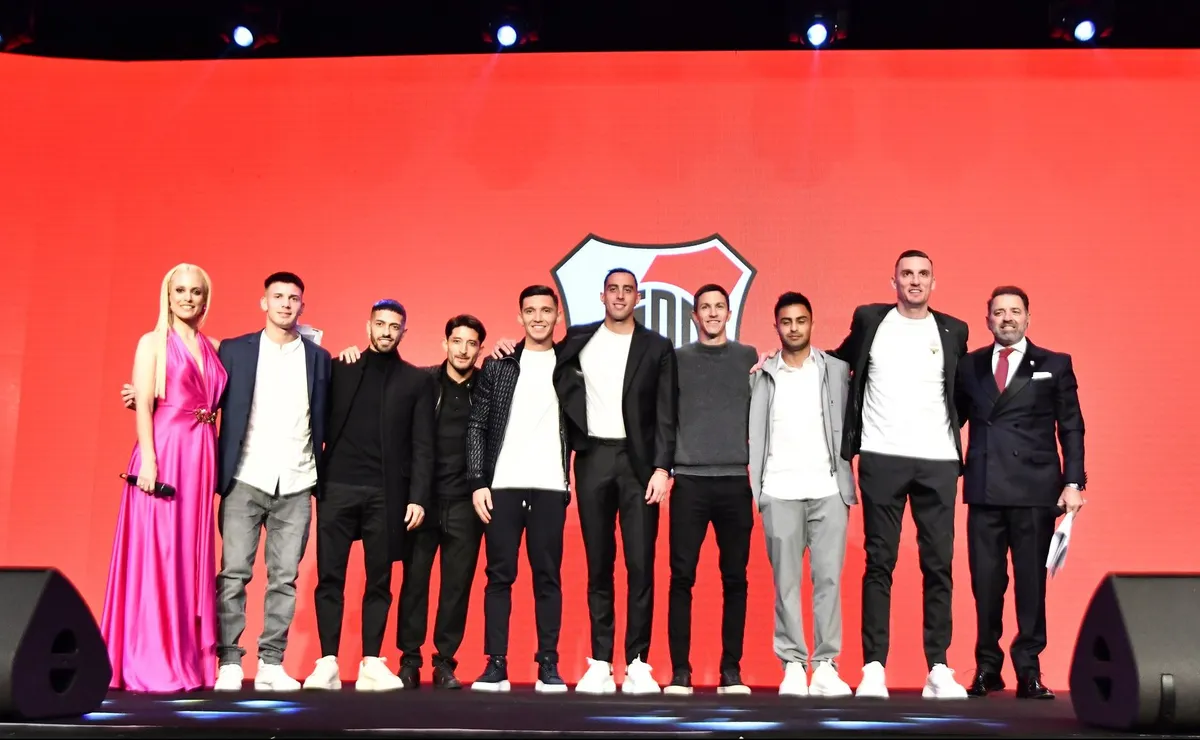 Mastantuono estuvo en la Fundación River.