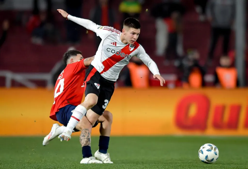 Franco Mastantuono durante el último partido ante Independiente en Avellaneda. (Getty Images)